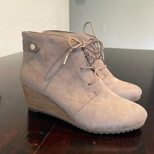 Dr. Scholl's Taupe Grey Wedge Shoes with Suede Finish